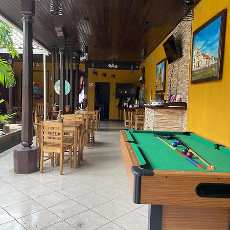 Madrono Hostel León エクステリア 写真