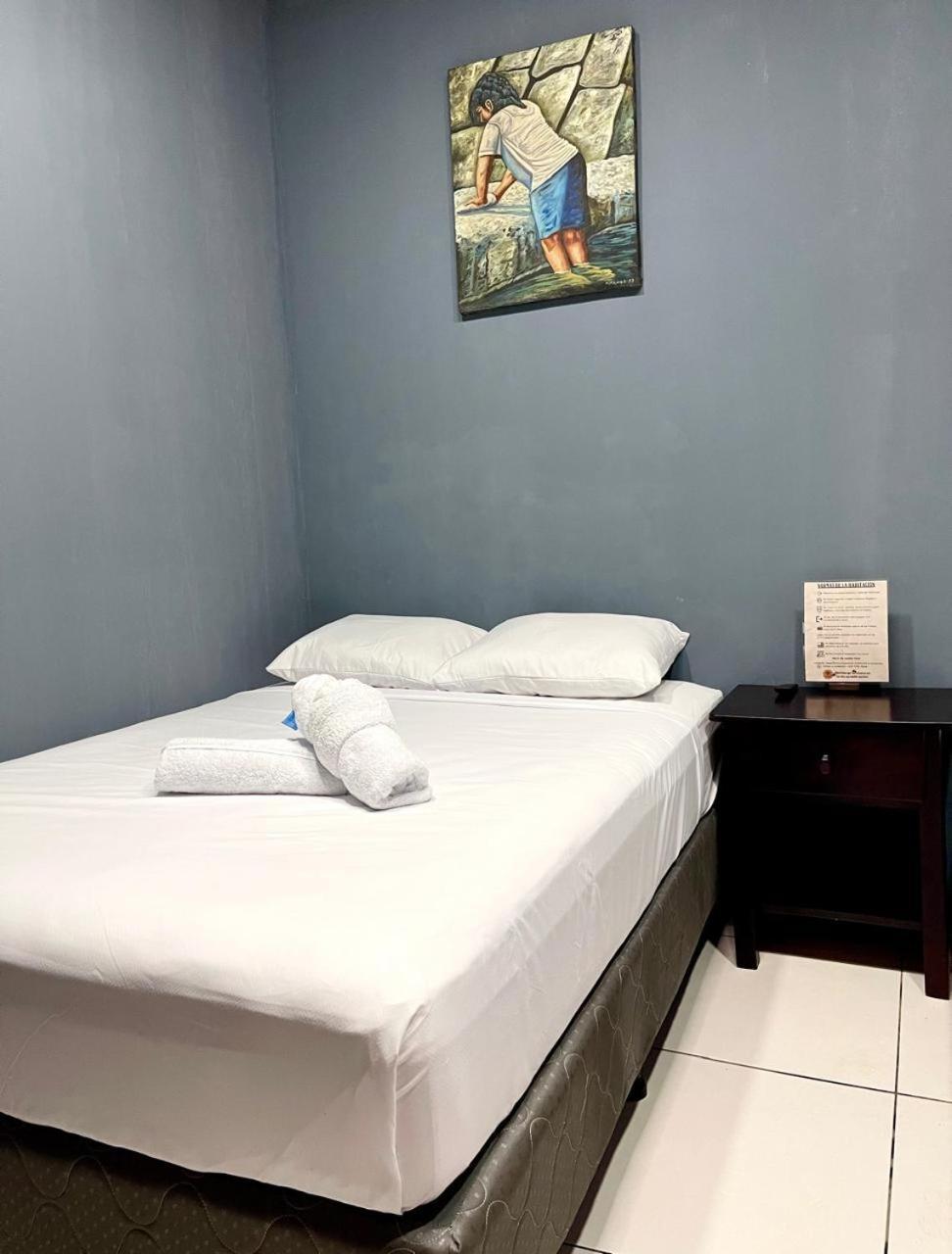 Madrono Hostel León エクステリア 写真