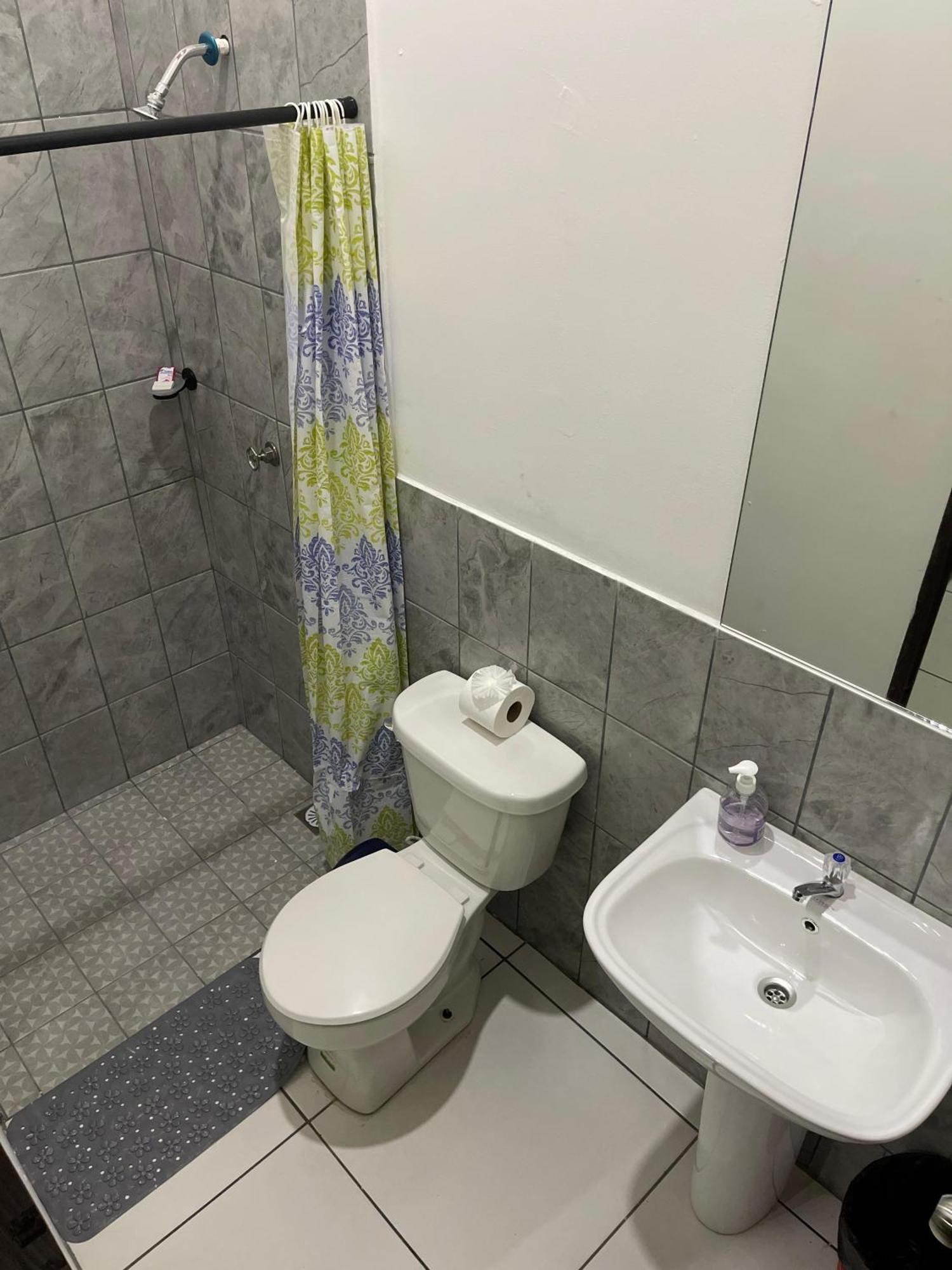 Madrono Hostel León エクステリア 写真