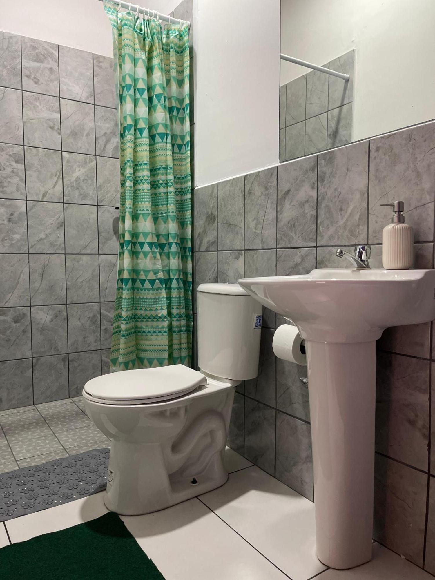 Madrono Hostel León エクステリア 写真